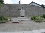 Мемориал Томаса Макги в Карлингфорде, Ирландия.