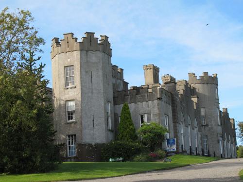 замок Ардгилан в Ирландии