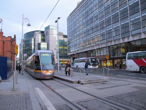 Трамвай на улицах Дублина