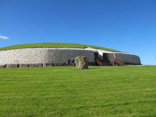 Ньюгрейндж-монумент эпохи неолита в Ирландии