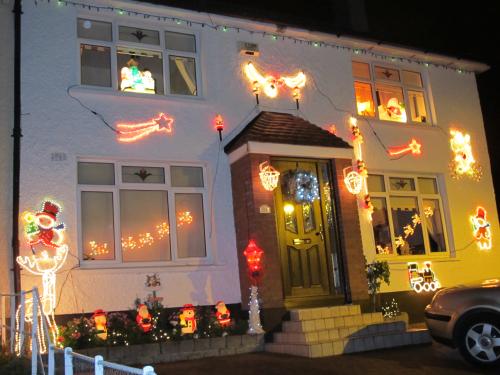 украшение домов на Рождество в Дублине